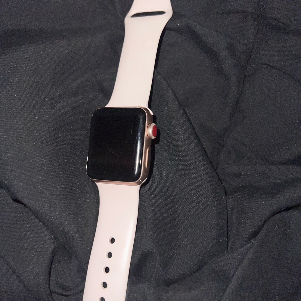 No charger, watch comes with cellular
